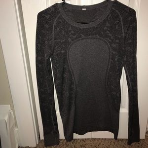 Lululemon Swiftly Tech grey long sleeve size 6